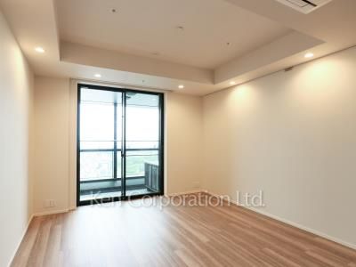 Master Bedroom ※Photo of the same layout on 21 floor. Decoration and fixture may differ.