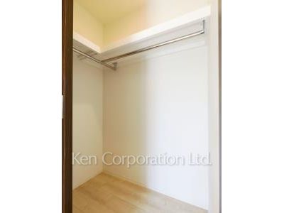 Walk-In Closet ※Photo of the same layout on 3 floor. Decoration and fixture may differ.