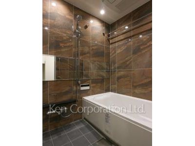 Bath ※Photo of the same layout on 21 floor. Decoration and fixture may differ.