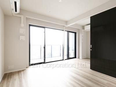 Living-Dining ※Photo of the same layout on 12 floor. Decoration and fixture may differ.