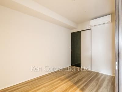 Bedroom ※Photo of the same layout on 12 floor. Decoration and fixture may differ.