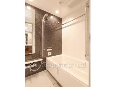 Bath ※Photo of the same layout on 12 floor. Decoration and fixture may differ.