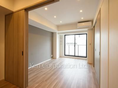Living-Dining ※Photo of the same layout on 11 floor. Decoration and fixture may differ.