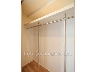 Walk-In Closet ※Photo of the same layout on 11 floor. Decoration and fixture may differ.