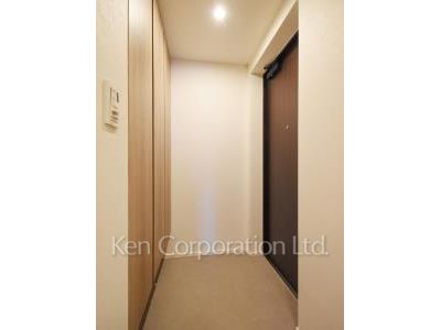 Entrance ※Photo of the same layout on 11 floor. Decoration and fixture may differ.