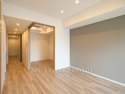 Living-Dining ※Photo of the same layout on 11 floor. Decoration and fixture may differ.