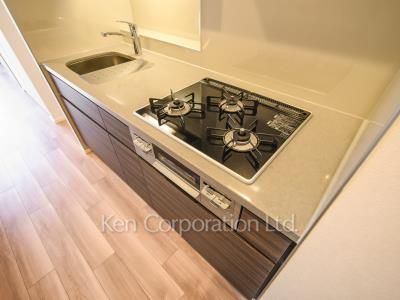 Kitchen ※Photo of the same layout on 11 floor. Decoration and fixture may differ.
