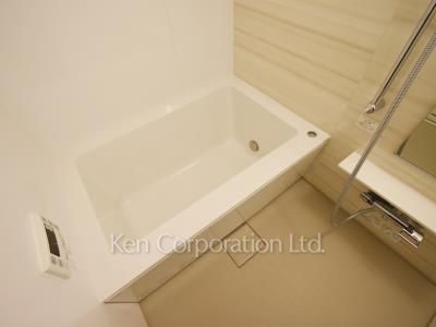 Bath ※Photo of the same layout on 11 floor. Decoration and fixture may differ.