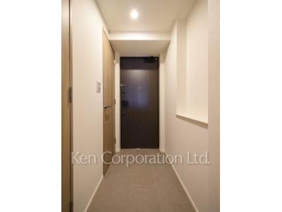 Entrance ※Photo of the same layout on 11 floor. Decoration and fixture may differ.