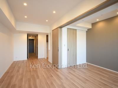Living-Dining ※Photo of the same layout on 11 floor. Decoration and fixture may differ.