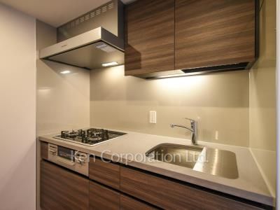 Kitchen ※Photo of the same layout on 11 floor. Decoration and fixture may differ.