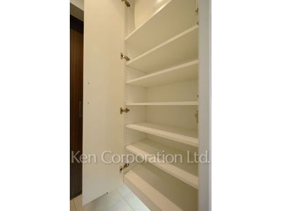 Shoes Closet