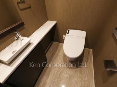 Lavatory ※Photo of the same layout on 19 floor. Decoration and fixture may differ.