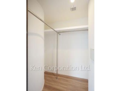 Walk-In Closet ※Photo of the same layout on 6 floor. Decoration and fixture may differ.