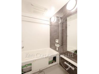 Bath ※Photo of the same layout on 6 floor. Decoration and fixture may differ.