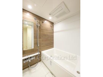 Bath ※Photo of the same layout on 12 floor. Decoration and fixture may differ.