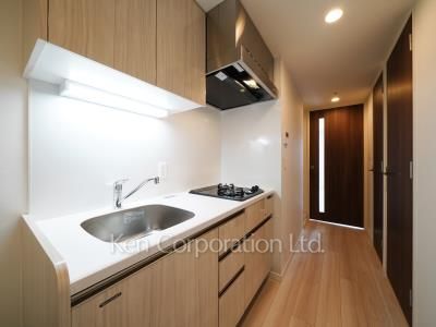 Kitchen ※Photo of the same layout on 12 floor. Decoration and fixture may differ.