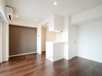 Living-Dining ※Photo of the same layout on 10 floor. Decoration and fixture may differ.