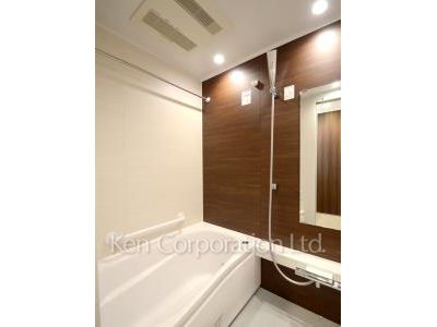 Bath ※Photo of the same layout on 10 floor. Decoration and fixture may differ.