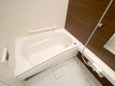 Bath ※Photo of the same layout on 10 floor. Decoration and fixture may differ.