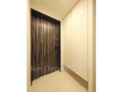 Entrance ※Photo of the same layout on 6 floor. Decoration and fixture may differ.