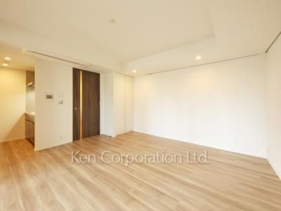 Living-Dining ※Photo of the same layout on 6 floor. Decoration and fixture may differ.