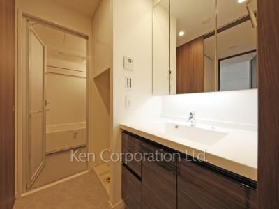 Powder Room ※Photo of the same layout on 6 floor. Decoration and fixture may differ.