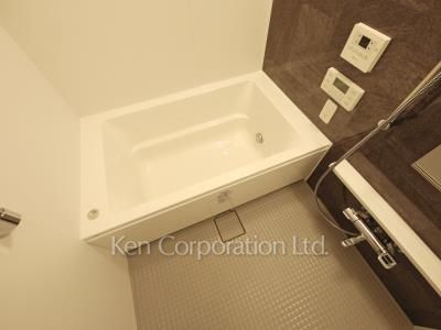 Bath ※Photo of the same layout on 6 floor. Decoration and fixture may differ.