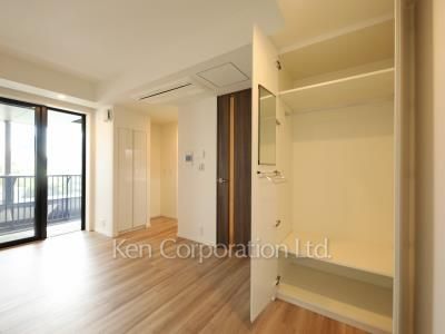 Closet ※Photo of the same layout on 6 floor. Decoration and fixture may differ.