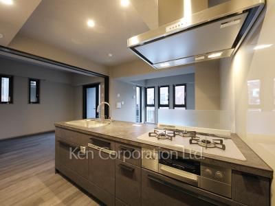 Kitchen ※Photo of the same layout on 5 floor. Decoration and fixture may differ.