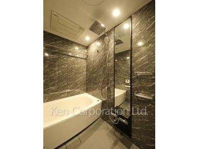 Bath ※Photo of the same layout on 5 floor. Decoration and fixture may differ.