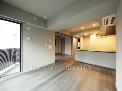 Living-Dining ※Photo of the same layout on 5 floor. Decoration and fixture may differ.