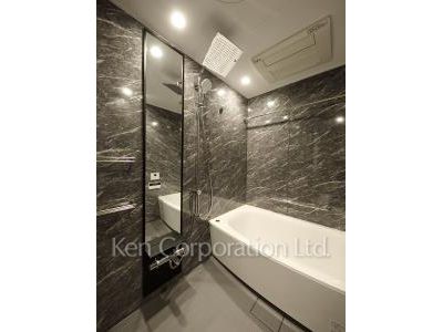 Bath ※Photo of the same layout on 5 floor. Decoration and fixture may differ.