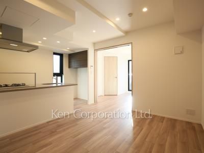 Living-Dining ※Photo of the same layout on 4 floor. Decoration and fixture may differ.