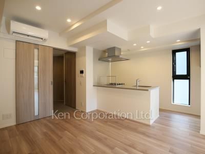 Living-Dining ※Photo of the same layout on 4 floor. Decoration and fixture may differ.