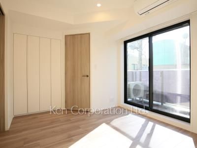 Bedroom ※Photo of the same layout on 4 floor. Decoration and fixture may differ.