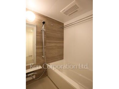 Bath ※Photo of the same layout on 4 floor. Decoration and fixture may differ.