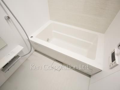 Bath ※Photo of the same layout on 3 floor. Decoration and fixture may differ.