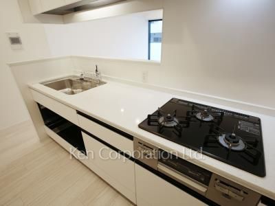 Kitchen ※Photo of the same layout on 3 floor. Decoration and fixture may differ.