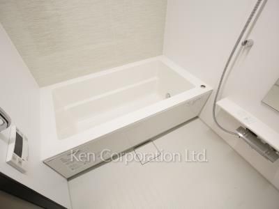 Bath ※Photo of the same layout on 3 floor. Decoration and fixture may differ.