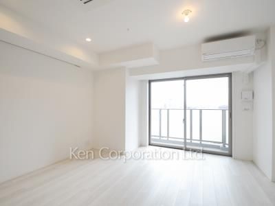 Living-Dining ※Photo of the same layout on 8 floor. Decoration and fixture may differ.