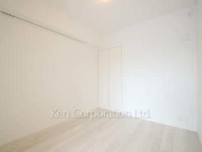 Bedroom ※Photo of the same layout on 8 floor. Decoration and fixture may differ.