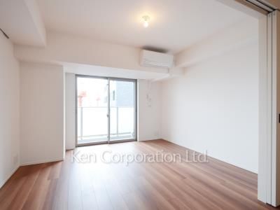 Living-Dining ※Photo of the same layout on 7 floor. Decoration and fixture may differ.