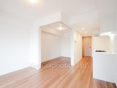 Living-Dining ※Photo of the same layout on 7 floor. Decoration and fixture may differ.