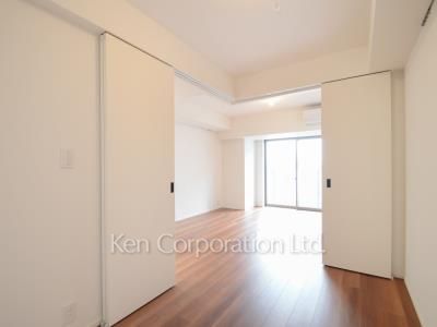 Bedroom ※Photo of the same layout on 7 floor. Decoration and fixture may differ.