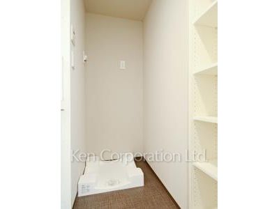 Washing Machine Space ※Photo of the same layout on 8 floor. Decoration and fixture may differ.