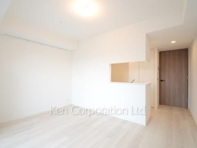 Living-Dining ※Photo of the same layout on 8 floor. Decoration and fixture may differ.