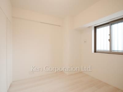 Bedroom ※Photo of the same layout on 8 floor. Decoration and fixture may differ.