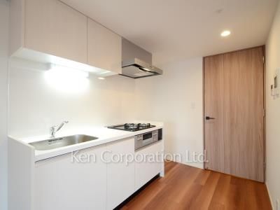 Kitchen ※Photo of the same layout on 7 floor. Decoration and fixture may differ.