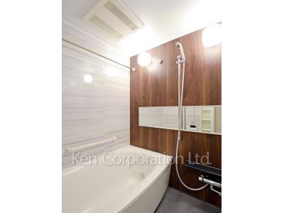 Bath ※Photo of the same layout on 7 floor. Decoration and fixture may differ.
